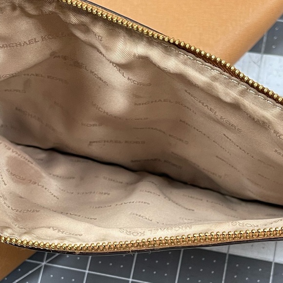 Michael Kors Brown Tote Bag With Zip Clutch Saige Reversible Shoulder Bag - Picture 12 of 16